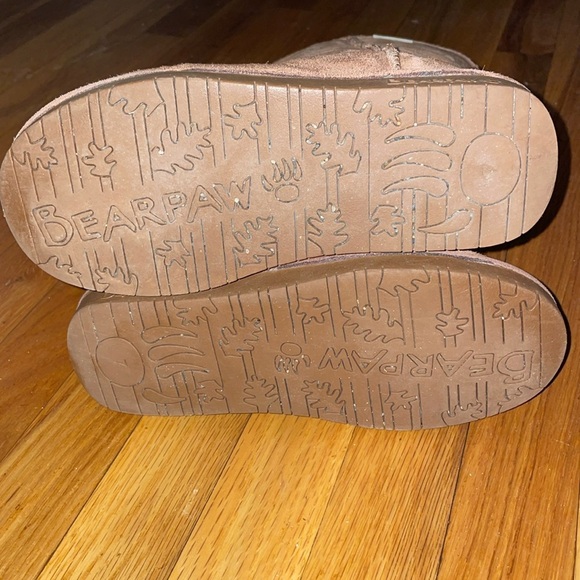 BearPaw Emma Low Sheepskin/Wool Lined Suede boots. Size 7 - Picture 10 of 12